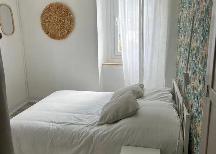 La Petite Maison D'arbas בית נופש Arbas